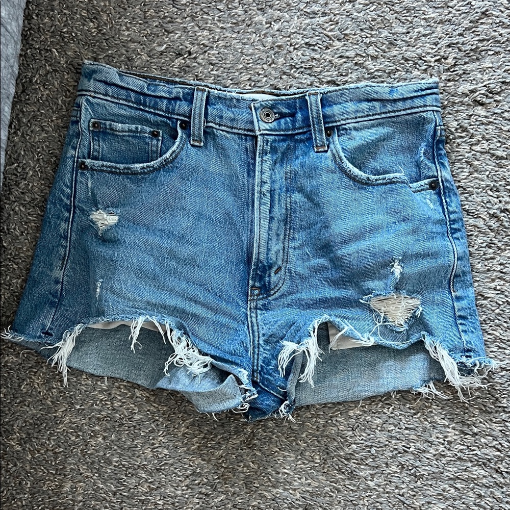 Abercrombie & Fitch - The Mom Short High rise